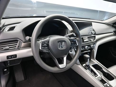 Used 2018 Honda Accord LX image 14