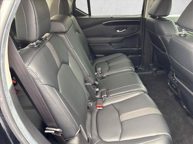 Used 2025 Honda Pilot EX-L image 19