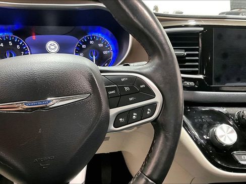 Used 2018 Chrysler Pacifica Touring-L Plus w/ Advanced Safetytec Group image 19