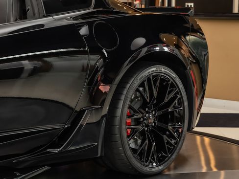 Used 2018 Chevrolet Corvette Z06 RWD image 32