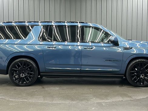Used 2025 GMC Yukon XL Denali Ultimate image 6