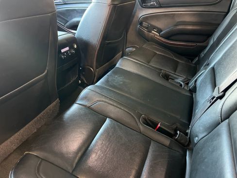 Used 2017 GMC Yukon XL SLT image 4