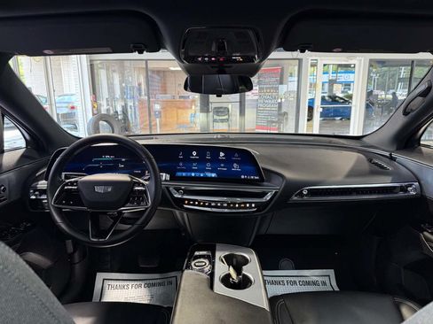 Used 2024 Cadillac Lyriq Tech AWD/4WD image 23