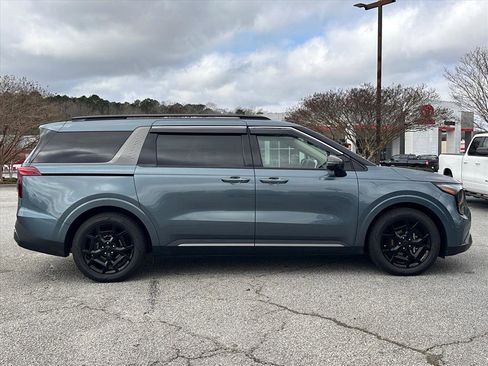 Used 2025 Kia Carnival SX Prestige image 2