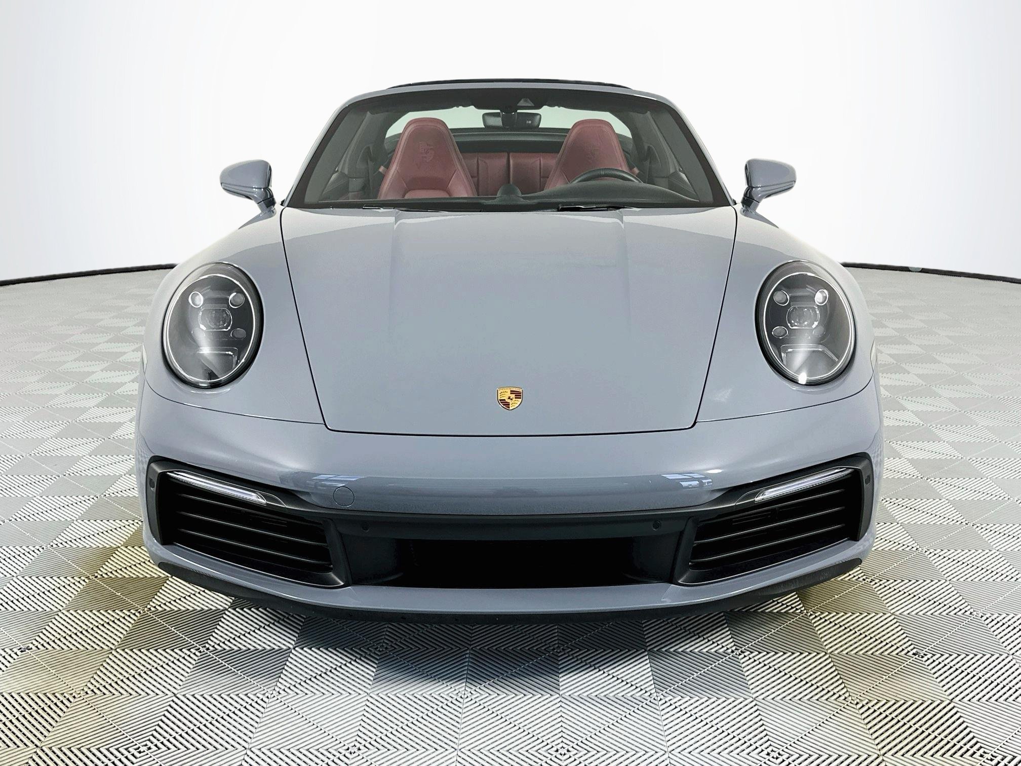 Used 2024 Porsche 911 Targa 4 AWD/4WD image 2