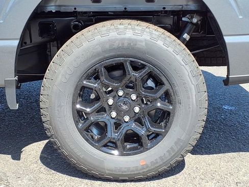 New 2025 Ford F150 XLT w/ Equipment Group 301A Standard image 9