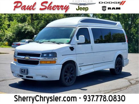 Used 2023 Chevrolet Express 2500 RWD image 1