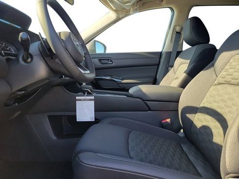 New 2025 Nissan Pathfinder SV w/ Black Appearance Package image 11