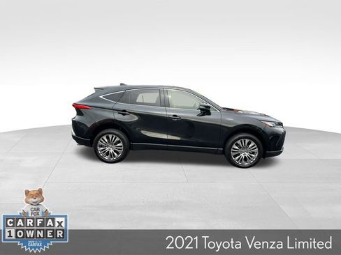 Used 2021 Toyota Venza Limited image 5