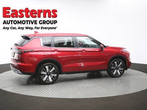 Used 2025 Mitsubishi Outlander AWD image 44