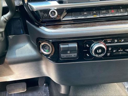 Used 2025 GMC Sierra 1500 Elevation AWD/4WD image 34