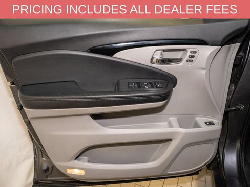 Used 2019 Honda Pilot Touring image 16