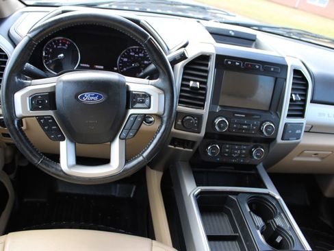 Used 2020 Ford F250 Lariat w/ Lariat Ultimate Package image 11