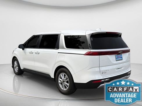 Used 2024 Kia Carnival LX FWD image 8