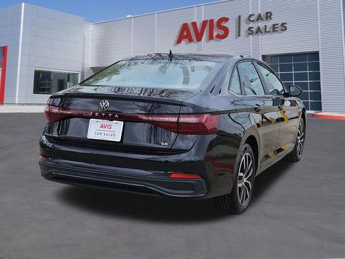 Used 2025 Volkswagen Jetta SE image 6