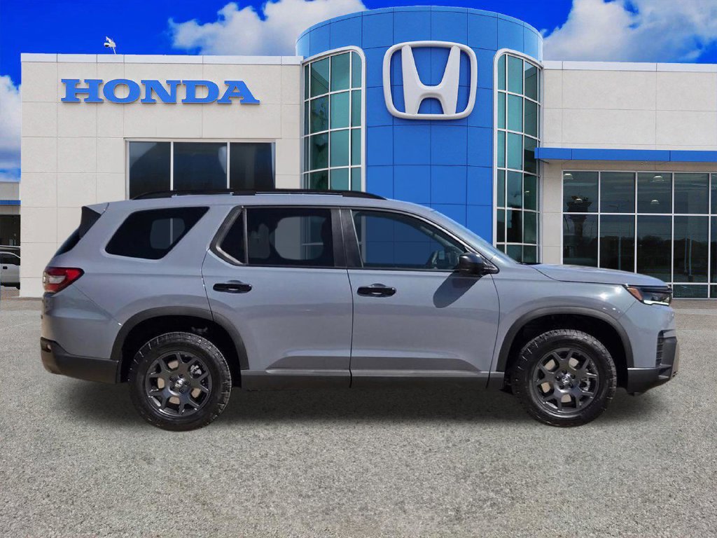 New 2026 Honda Pilot TrailSport image 2