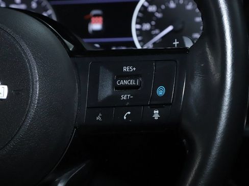 Used 2022 Nissan Pathfinder SL AWD/4WD image 22
