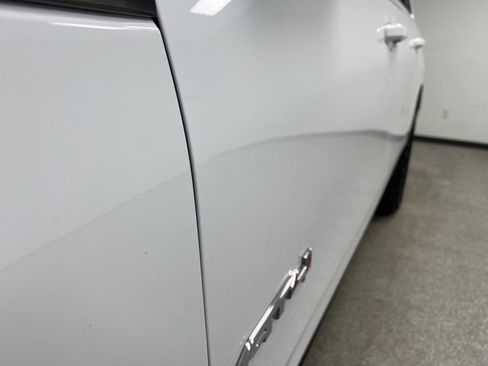 Used 2024 GMC Yukon XL AT4 image 12