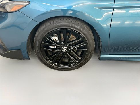 Used 2025 Toyota Camry SE FWD image 11