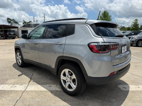 Used 2023 Jeep Compass Latitude w/ Sun and Sound Group AWD/4WD image 3