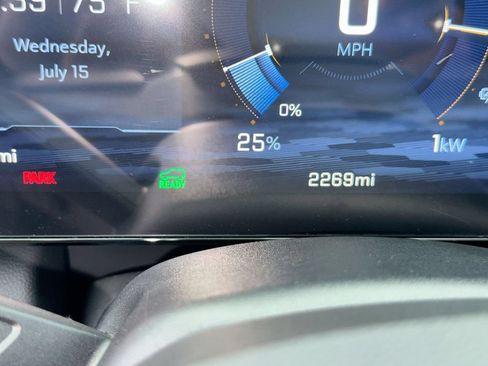 Used 2026 Chevrolet Equinox EV LT FWD image 21