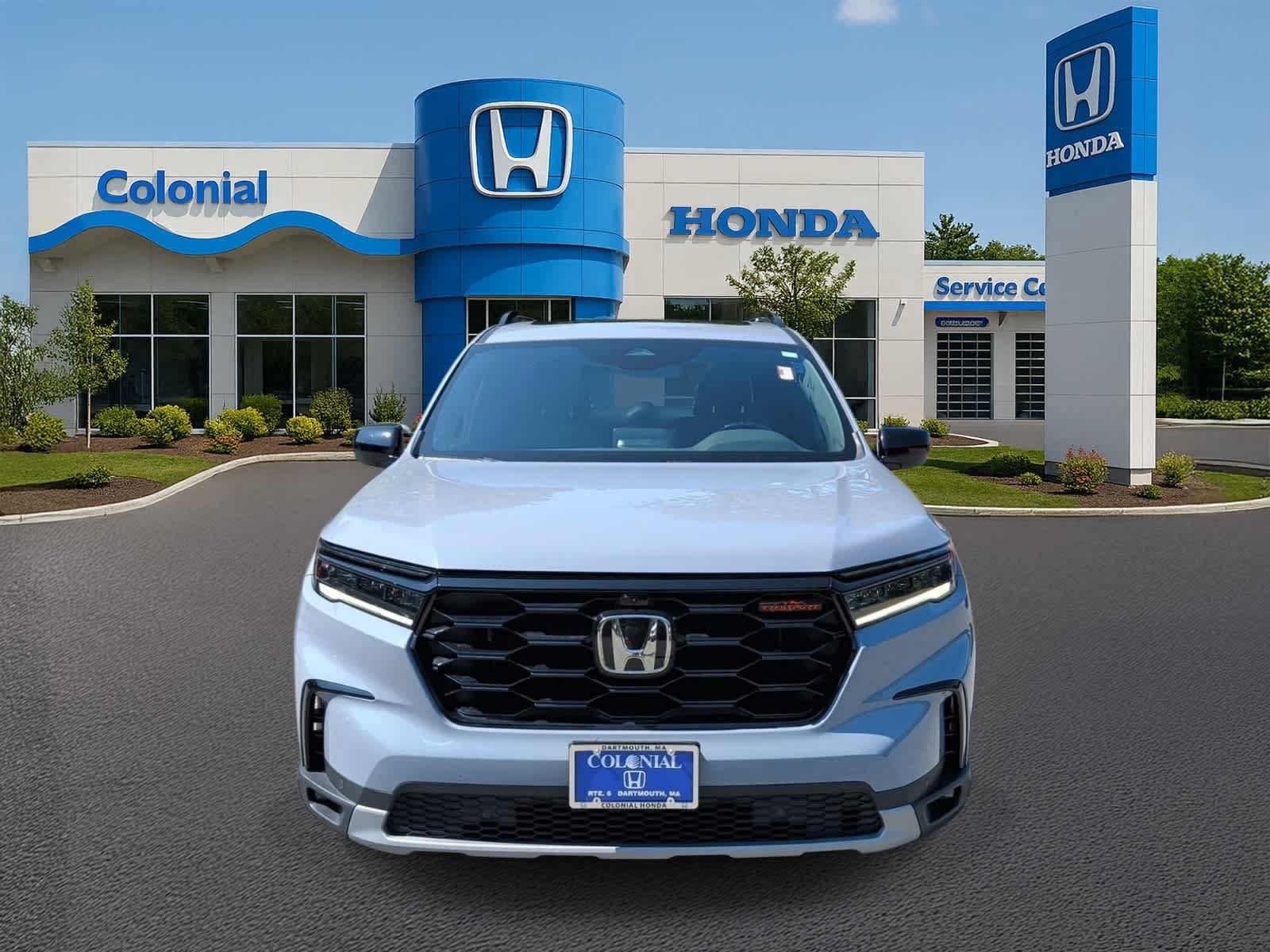 Used 2025 Honda Pilot TrailSport image 9