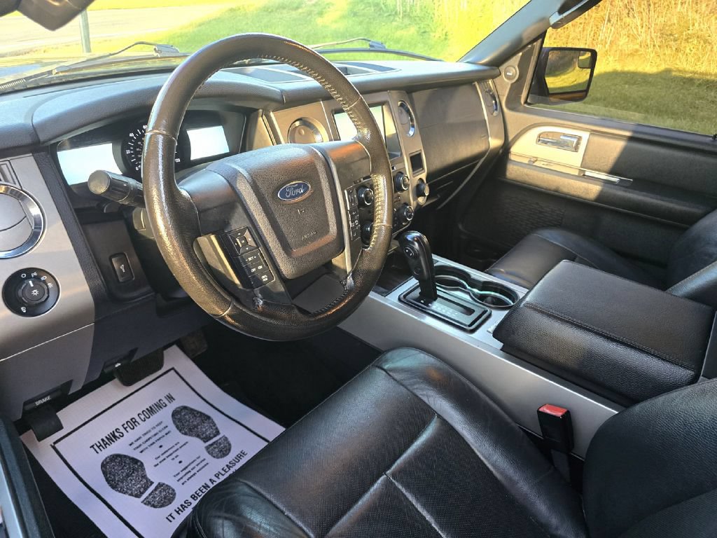 Used 2015 Ford Expedition XLT w/ Equipment Group 202A AWD/4WD image 12