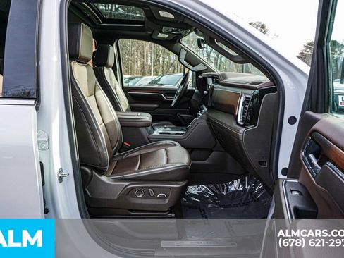 Used 2025 GMC Sierra 3500 Denali w/ Technology Package image 22