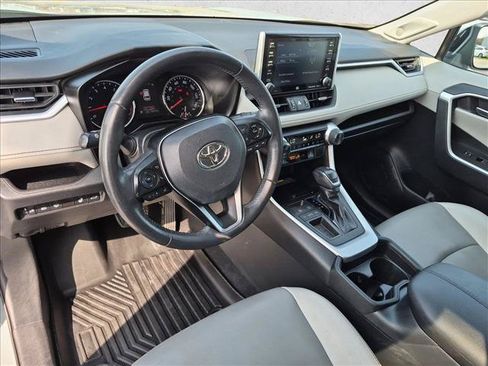 Used 2019 Toyota RAV4 XLE Premium w/ Advanced Technology Package FWD image 10