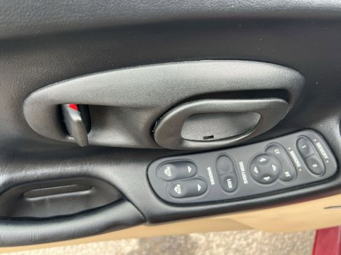 Used 2000 Chevrolet Corvette Coupe w/ Roof Pkg image 15