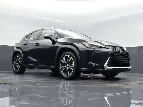 Used 2021 Lexus UX 200 w/ Accessory Package (Z2) FWD image 10