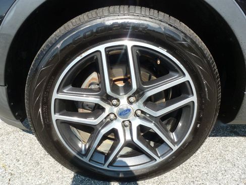 Used 2019 Ford Explorer Sport w/ Equipment Group 401A AWD/4WD image 35