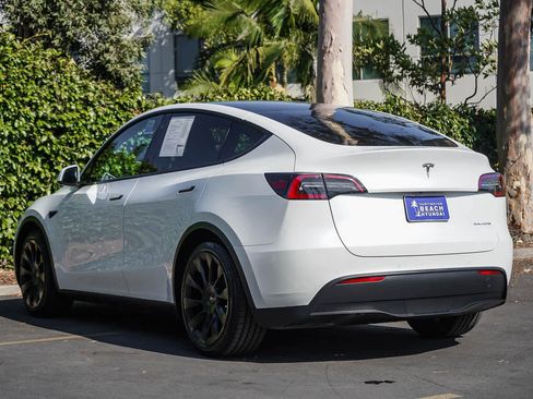 Used 2021 Tesla Model Y Long Range AWD/4WD image 4