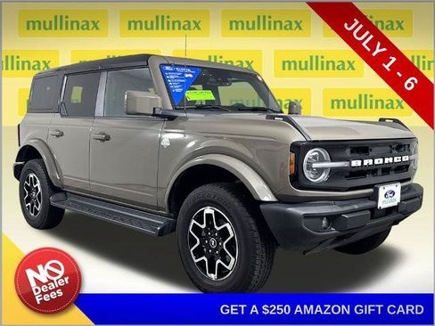 Certified 2025 Ford Bronco Outer Banks AWD/4WD image 1
