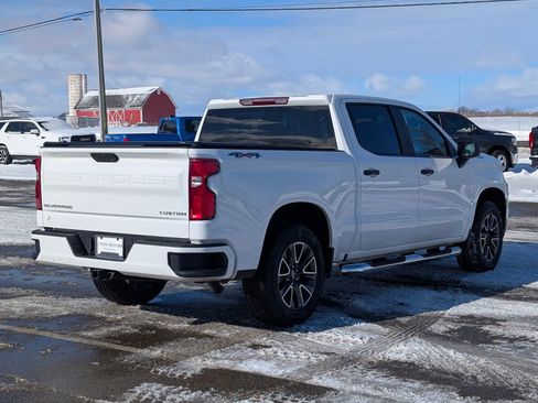 Used 2019 Chevrolet Silverado 1500 Custom w/ Custom Value Package image 4