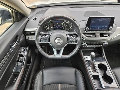 Used 2025 Nissan Altima 2.5 SR image 53