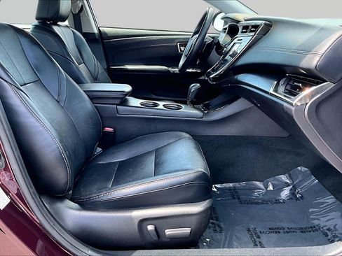 Used 2018 Toyota Avalon XLE FWD image 8
