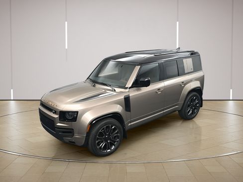 New 2026 Land Rover Defender 110 AWD/4WD image 31