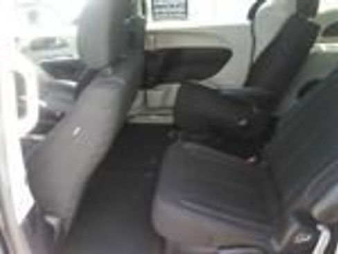 Used 2023 Chrysler Voyager LX FWD image 4
