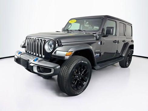Used 2023 Jeep Wrangler Unlimited Sahara w/ Cold Weather Group AWD/4WD image 3