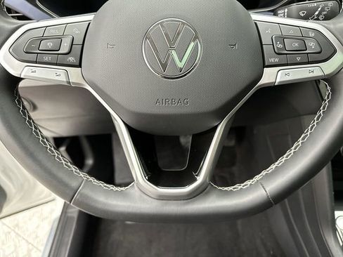Used 2023 Volkswagen Taos SE w/ Panoramic Sunroof Package AWD/4WD image 14