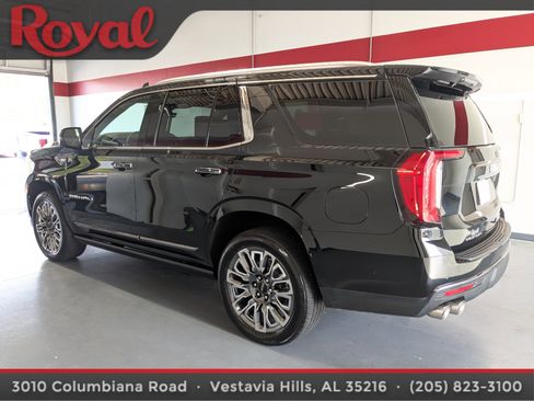 Used 2024 GMC Yukon Denali Ultimate AWD/4WD image 2