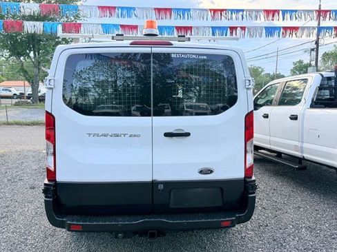 Used 2015 Ford Transit 250 130 Low Roof RWD image 7