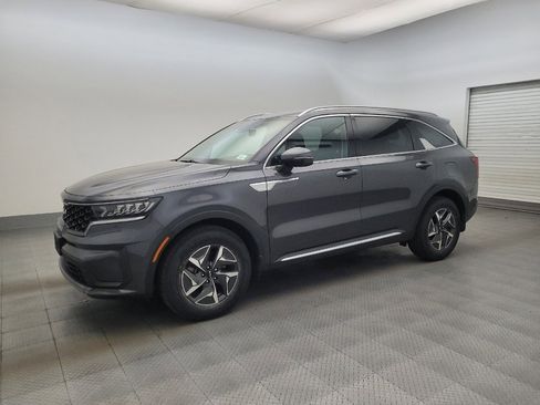 Used 2022 Kia Sorento S FWD image 2