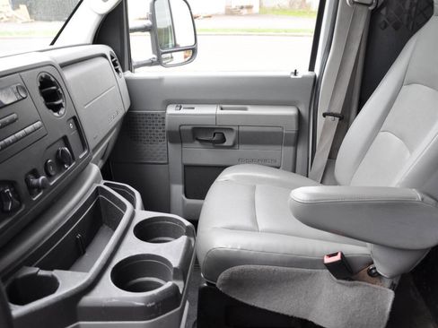 Used 2012 Ford E-250 and Econoline 250 w/ Commercial Cargo Van Pkg image 18
