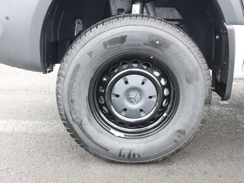 Used 2026 Mercedes-Benz Sprinter 2500 image 9