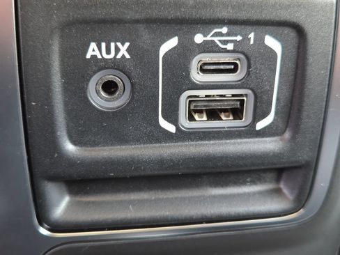 Used 2026 Jeep Wrangler Rubicon AWD/4WD image 13
