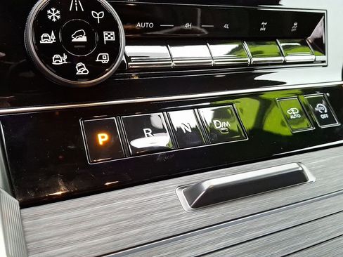 Used 2025 Nissan Armada PRO-4X image 15