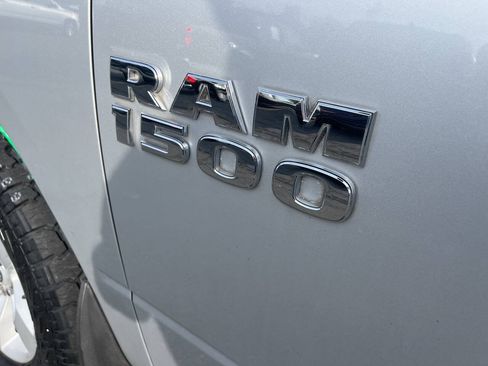 Used 2016 RAM 1500 Classic SLT AWD/4WD image 16