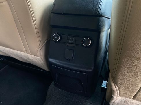 Used 2017 Ford Explorer XLT w/ Equipment Group 202A FWD image 26